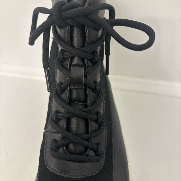 Gianni Bini Wander-Lust Leather platform booties Women 7 black - Picture 2 of 5